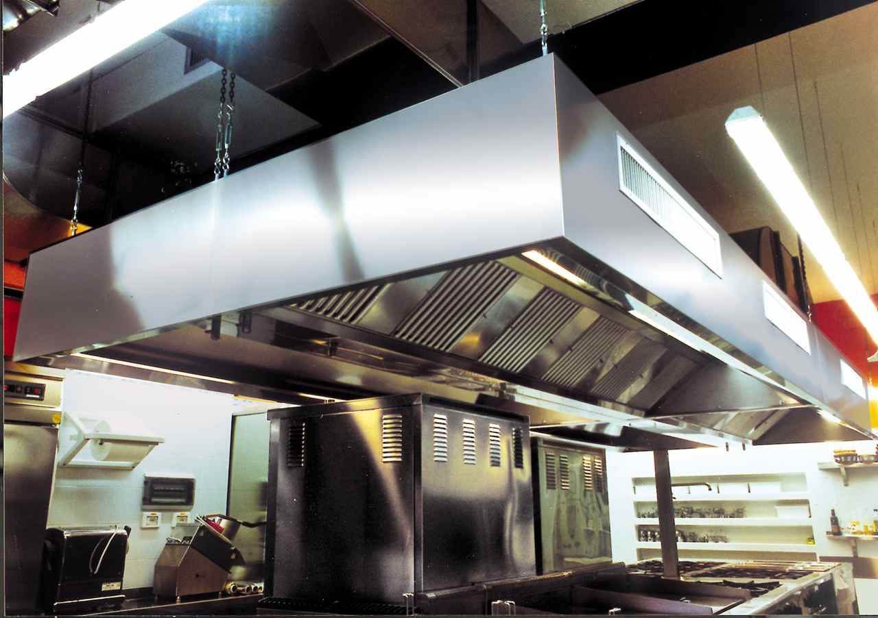 IL TRATTAMENTO DELL'ARIA. IL SOFFITTO ASPIRANTE NELLE CUCINE PROFESSIONALI